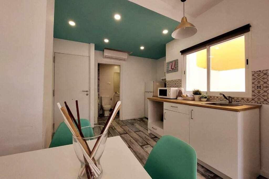 Ferienwohnung Bonito Apartamento En 2º Linea De Playa & Parking Málaga Exterior foto