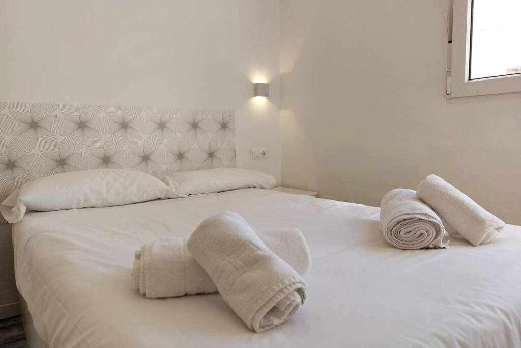 Ferienwohnung Bonito Apartamento En 2º Linea De Playa & Parking Málaga Exterior foto